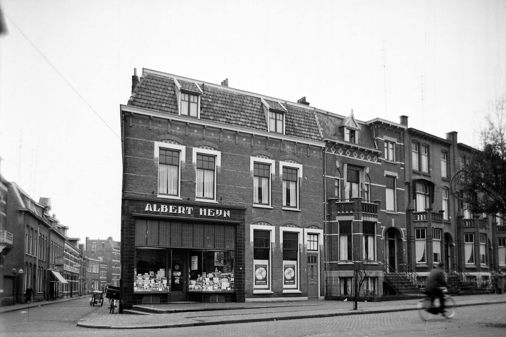 Oude foto van oude Albert Heijn in Bottendaal in Nijmegen